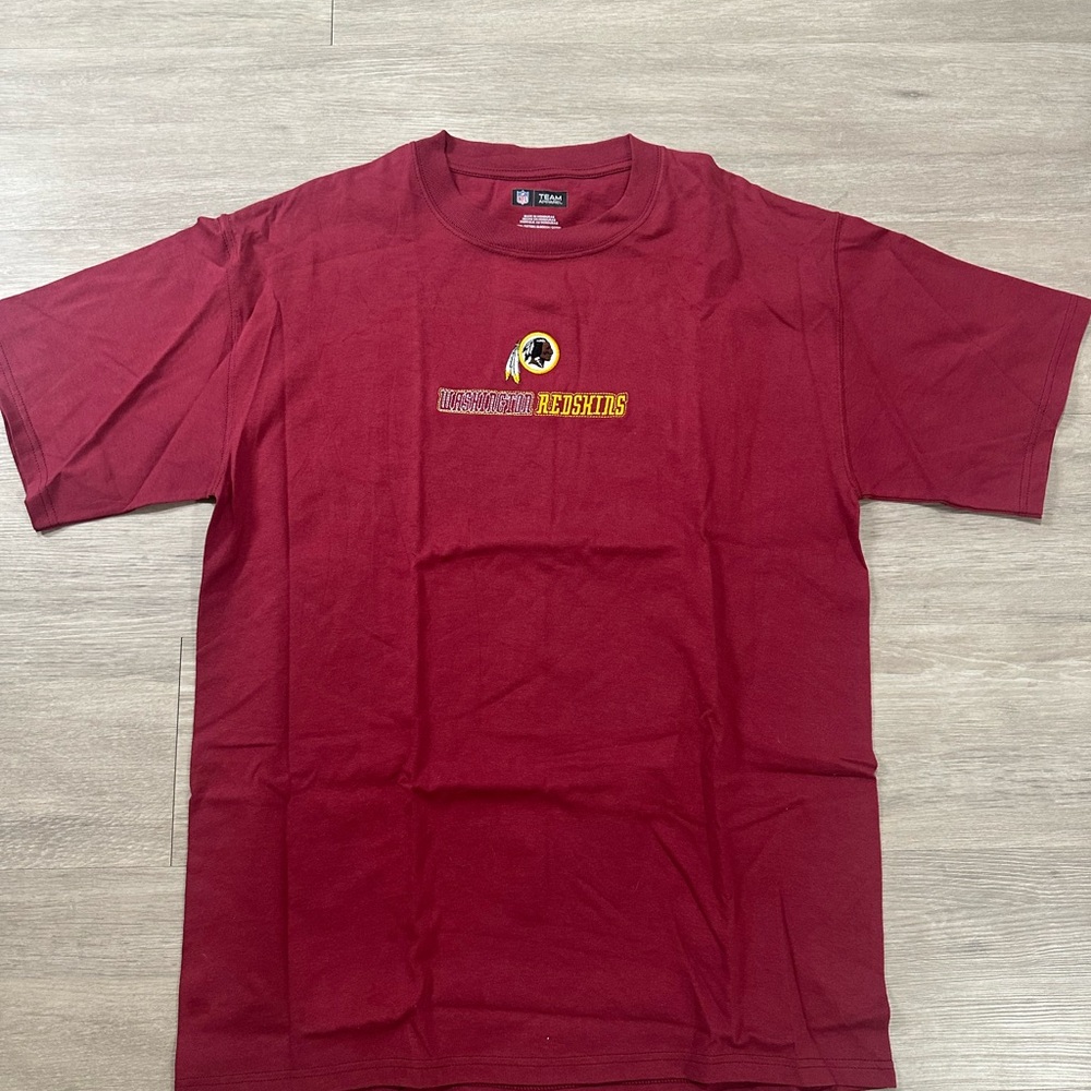 **NEW** Washington Redskins T-Shirt made by NFL Team Apparel